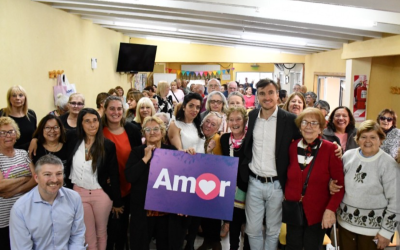 Lucas Ghi y Luana Volnovich visitaron el Centro de Jubilados Zeballos en Morón  El intendente y la titular del PAMI se reunieron con jubilados y jubiladas.