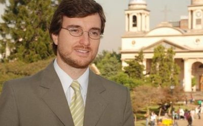 El Intendente de Morón Lucas Ghi saluda al pueblo de Morón en su cumpleaños .