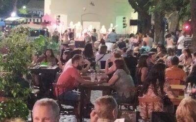 Festejando los 133 años de Haedo , La Cámara de Comercio local y la UGC N 2 realizaron este sábado , la tradicional «Noche de Haedo «