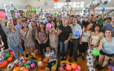 Zabaleta y Sileoni entregaron kits deportivos para escuelas de Hurlingham