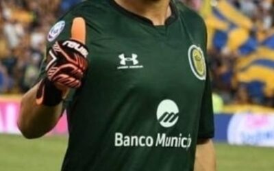 Josué Ayala el décimo refuerzo del Gallo.