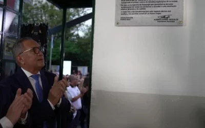 Alberto Descalzo: “hoy estamos iniciando una nueva etapa en términos educativos, y con orgullo podemos decir que, gracias al trabajo junto a Nación y Provincia, Ituzaingó tiene universidad”.