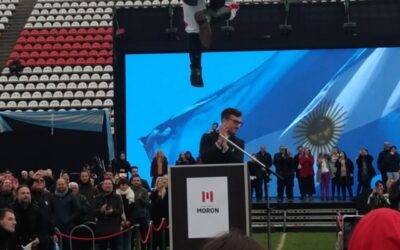4500 alumnos y alumnas de Morón prometieron fidelidad a la Bandera Argentina