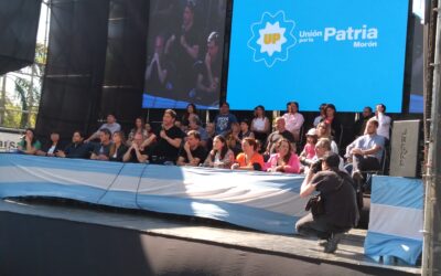 Axel Kicillof visitó Morón en acto de campaña