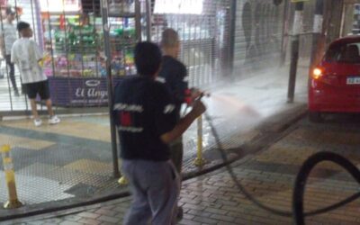 Campaña de fumigación para prevenir el dengue en Morón