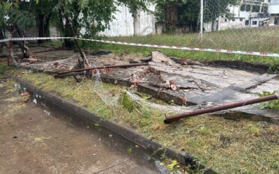 TEMPORAL: SE DESMORONO UN PAREDON DEL COLEGIO JOSE HERNANDEZ