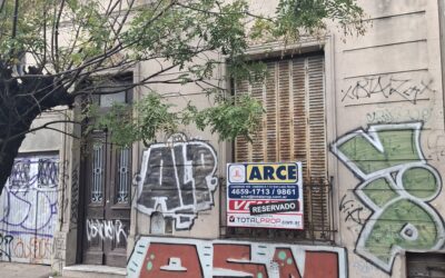 MORON: UN HOMBRE COMPRO UNA CASA Y ENCONTRO UN CADAVER EN EL PATIO