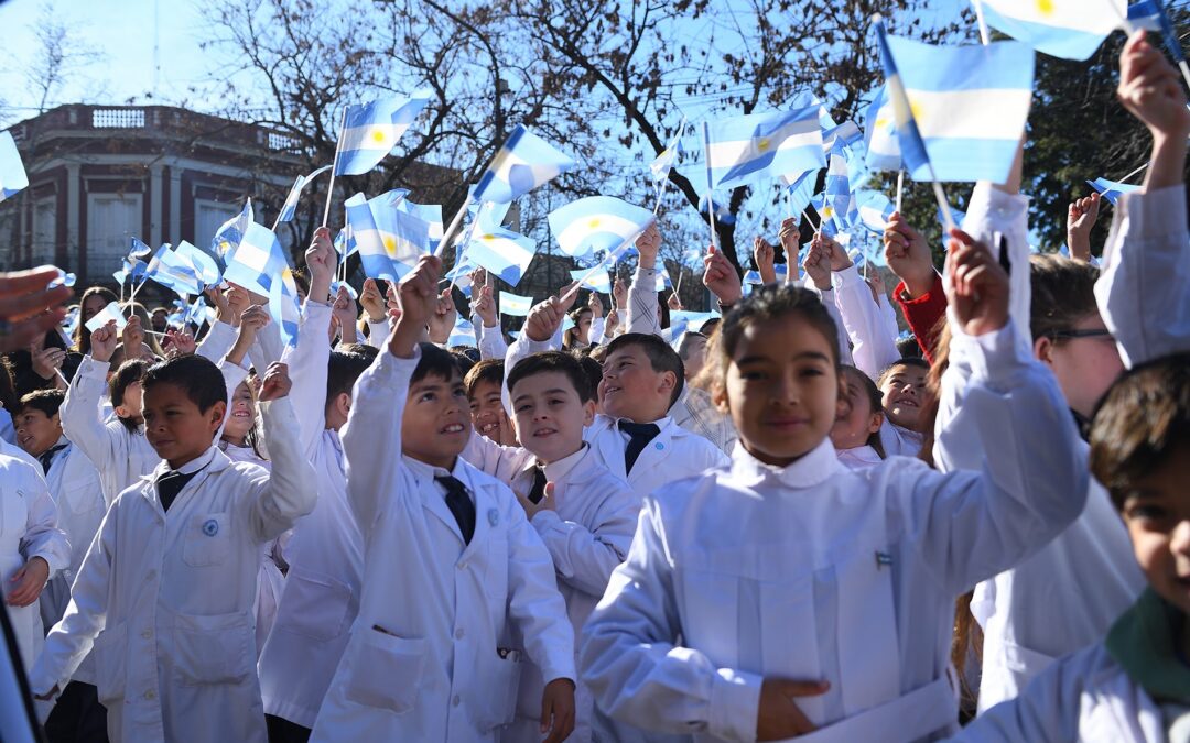 MORÓN: PROMESA A LA BANDERA: ESTUDIANTES DE DISTRITO RENOVARÁN HOY SU COMPROMISO CON LA PATRIA