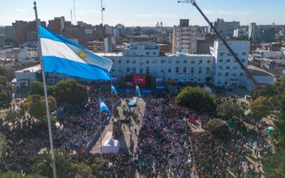 MORÓN CELEBRÓ UNA PROMESA A LA BANDERA HISTÓRICA CON MÁS DE 4500 ESTUDIANTES EN PLAZA SAN MARTÍN