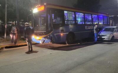 HURLINGHAM: SIETE HERIDOS TRAS UN CHOQUE ENTRE UN COLECTIVO Y UN AUTO