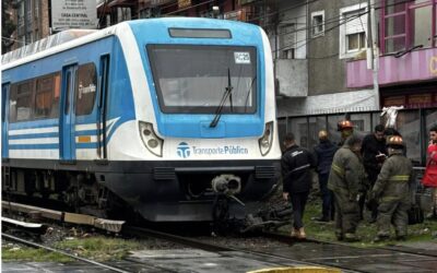 MORON: UN MOTOCICLISTA QUE CRUZO CON LA BARRERA BAJA FALLECIO ARROLLADO POR EL TREN