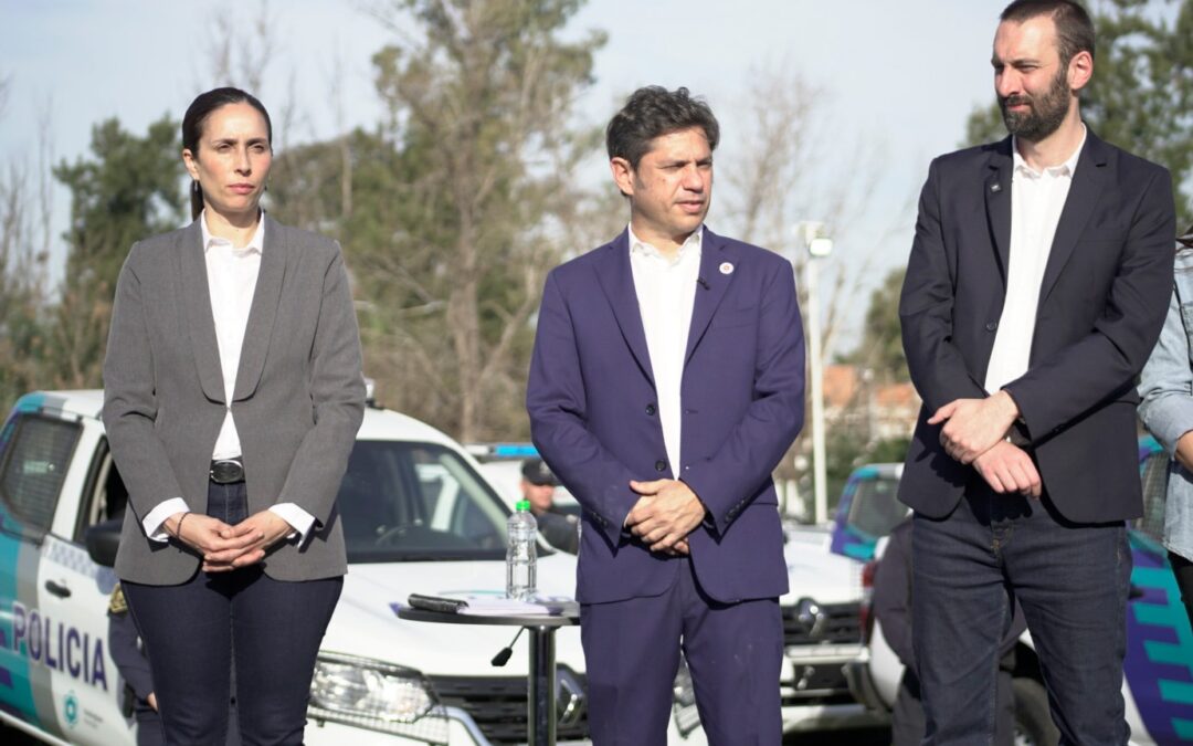 HURLINGHAM: AXEL KICILLOF ENTREGO MOVILES POLICIALES