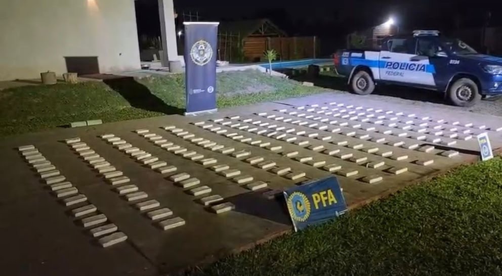 GOLPE AL NARCOTRÁFICO: DECOMISAN 260 KILOS DE COCAÍNA EN OCHO ALLANAMIENTOS QUE INVOLUCRAN ITUZAINGÓ, MORENO Y CABA