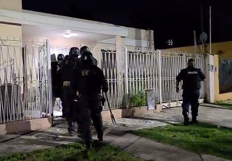 MORÓN: ALLANAMIENTOS, DOS DETENIDOS Y VEHÍCULOS INCAUTADOS POR ROBO AGRAVADO BAJO LA MODALIDAD “ENTRADERA”