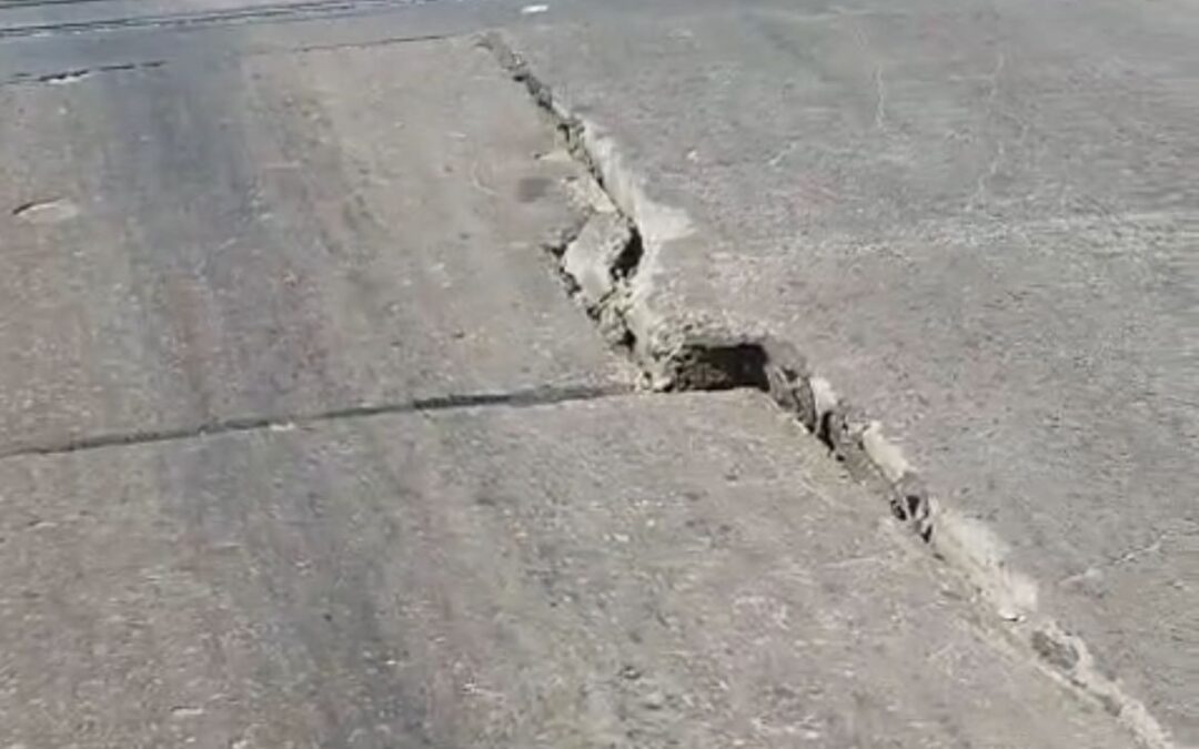 MORÓN SUR: POR LAS ALTAS TEMPERATURAS SE PARTIERON LAS LOSAS DE HORMIGÓN Y CERRARON EL PASO A NIVEL DE EVA PERÓN Y LAS VÍAS DEL BELGRANO