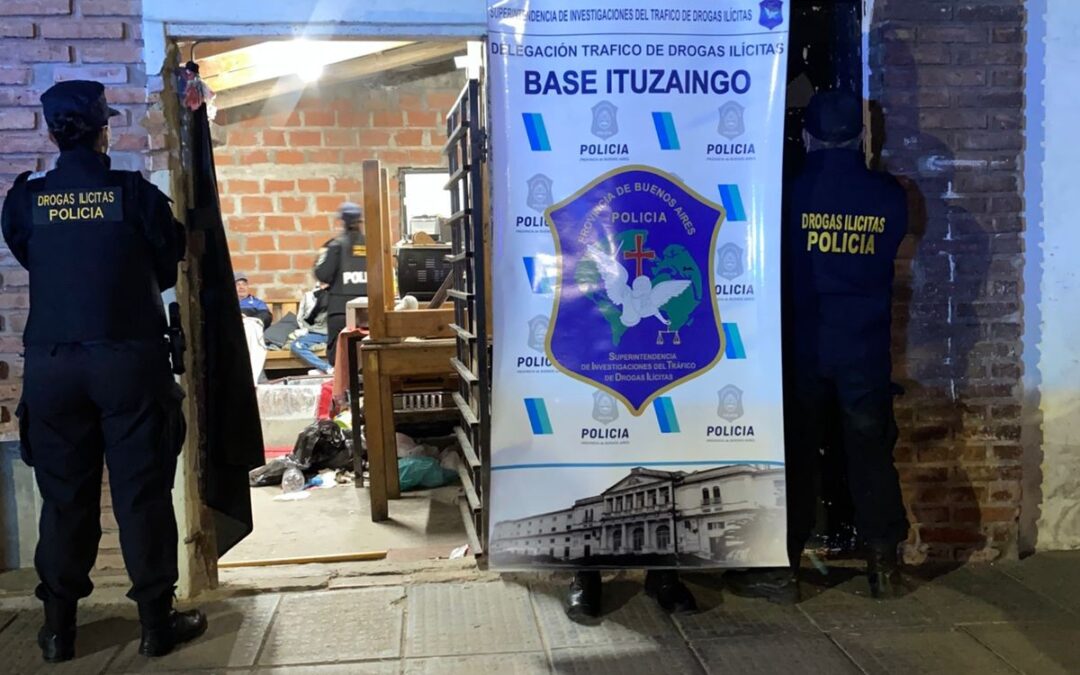 ITUZAINGO: DETIENEN A UN HOMBRE Y A SU HIJA PORQUE VENDIAN ESTUPEFACIENTES EN SU DOMICILIO