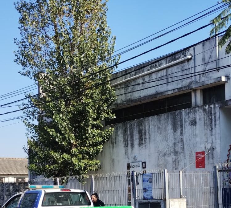 ROBARON Y VANDALIZARON UNA ESCUELA DE CASTELAR SUR