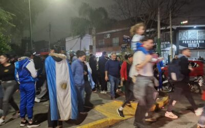 UNA MULTITUD SALIO A CELEBRAR EL PASAJE DE ARGENTINA A LA FINAL
